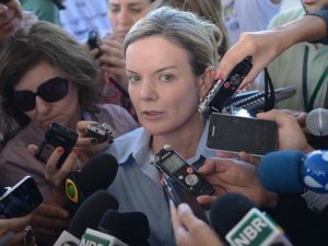 Dilma pede empenho de ministros para entrega de obras e resultado de programas sociais dilma_reuniao_ministerial_gleisi hoffmann_paulo bernardo_5214